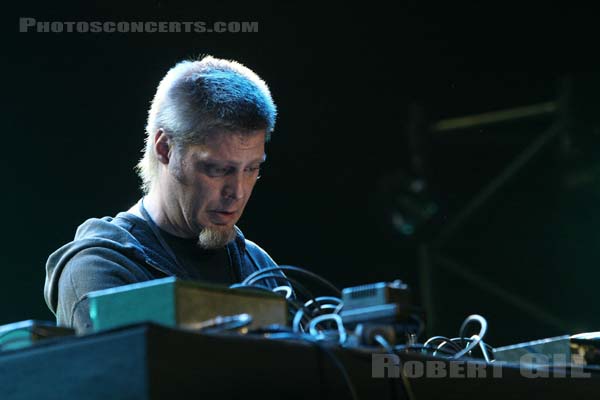 PAN SONIC - 2008-06-06 - PARIS - Espace Charlie Parker - Grande Halle - 